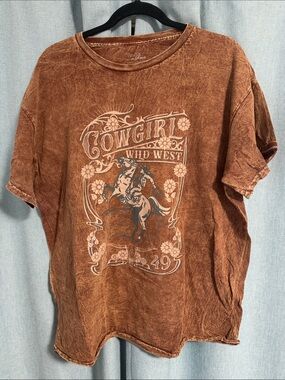 Cowgirl Wild West Short Sleeve Tee - Brown - size XL